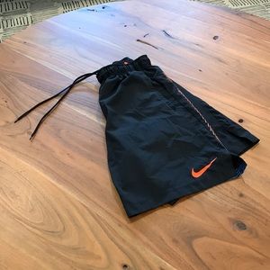 💪🏼 Used in good condition dry fit Shorts Size small